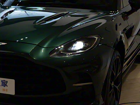 2025�� 4.0T V8 707