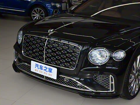 2026�� 4.0T V8 Mulliner