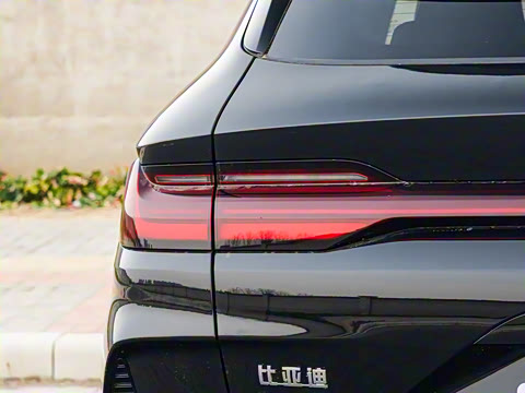 2025�� EV �Ǽݰ� 605km �콢��