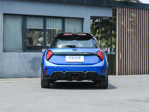 2025�� JOHN COOPER WORKS