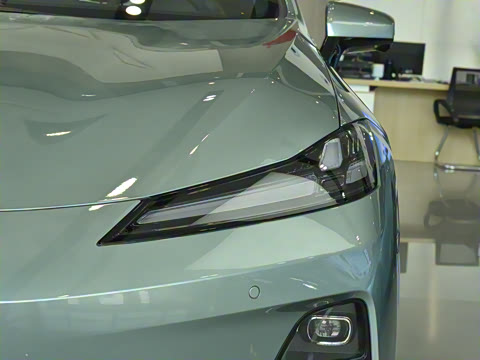 2025�� 300UltraǬ���Ǽ�ADS SE���̰�