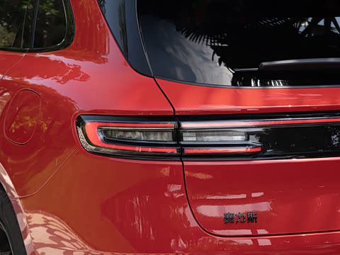 2025�� ����   Ultra ������