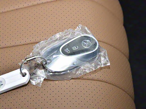 2025�� �Ŀ� E 300 L ������