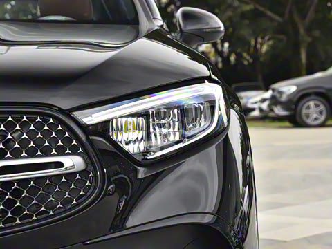 2025�� �Ŀ� GLC 260 L 4MATIC ������