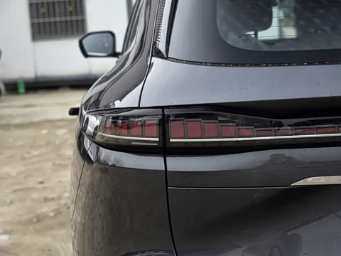 2025�� ���Ĵ� UItra 2.0T ������ �ǻ۾�����