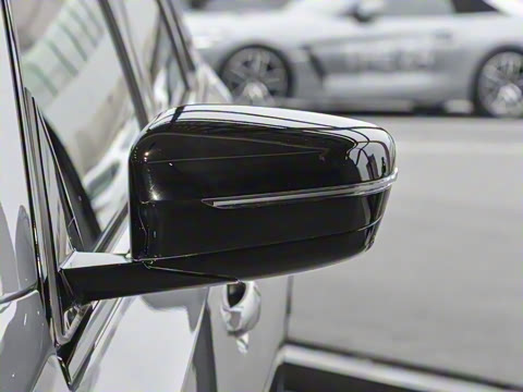 2025�� 330Li ������ M�˶���ҹ��װ