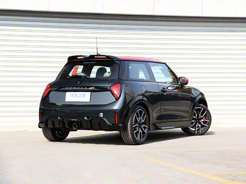 2025�� JOHN COOPER WORKS