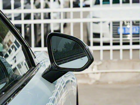 2025�� 560MAX 185kW