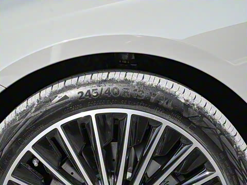 2025�� CLE 260 ���ܳ�