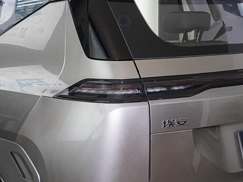 2025�� Plus 510 ������