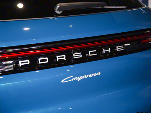 2025�� Cayenne 3.0T