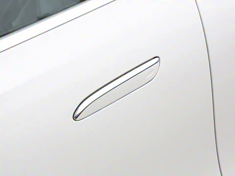 2025�� �Ŀ� E 300 L ʱ����