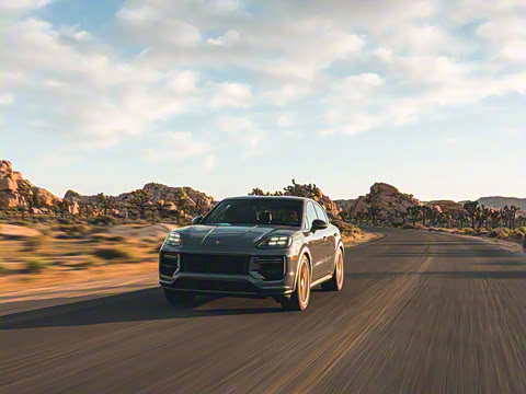 2025�� Cayenne Coup�� Turbo GT 4.0T