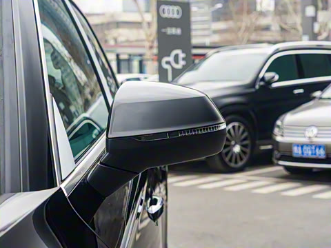 2025�� 45�����ذ� 40 TFSI ʱ�ж�����