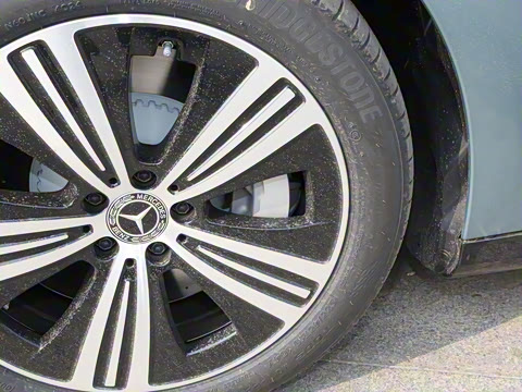 2025�� 500 4MATIC ������