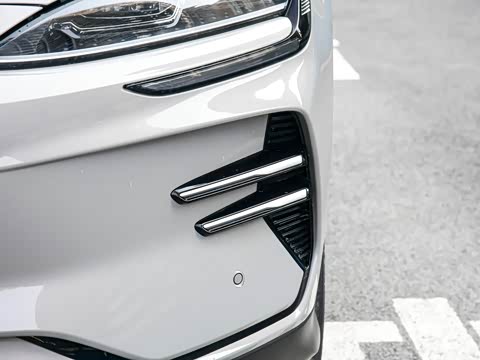 2025�� EV �Ǽݰ� 520km ������