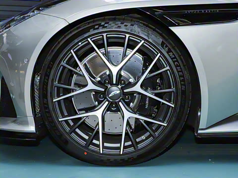 2025�� 4.0T V8 Coupe