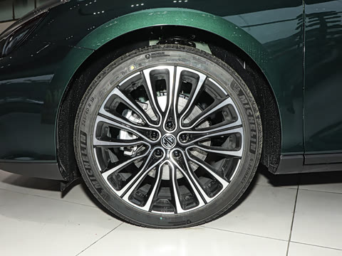 2025�� 1.5T 300 DCT���Ű�