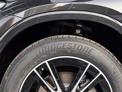 2025�� �Ŀ� GLC 260 L 4MATIC ������