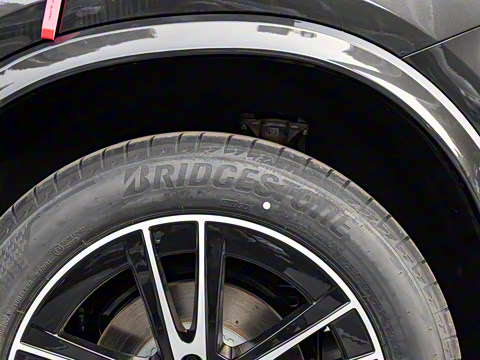 2025�� �Ŀ� GLC 260 L 4MATIC ������