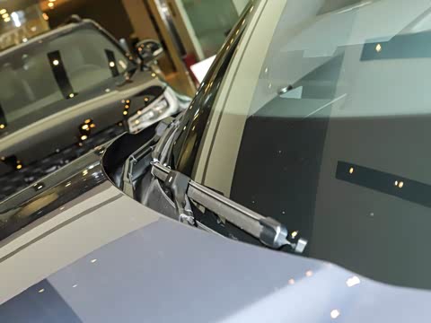 2025�� 400PS Dynamic HSE