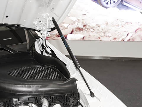 2025�� �Ŀ� GLC 260 L 4MATIC ������