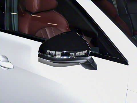 2025�� 200���������� 40 TFSI ���������� B&O ��ҹ��