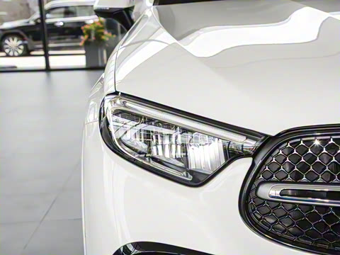 2025�� �Ŀ� GLC 260 L 4MATIC ������