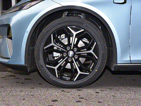 2025�� 230UltraǬ���Ǽ�ADS SE���̰�