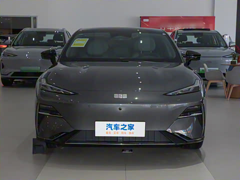 2025�� 700km Զ���Ǽݰ�