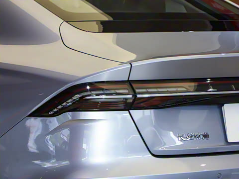 2025�� 2.0T ���л춯��