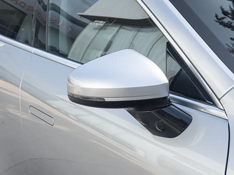 2023�� P7i 702 Max