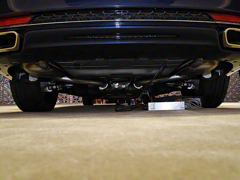 2025�� 4.0T V8 ��ͤ���϶��ư�