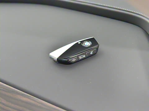 2023�� 735Li ������װ