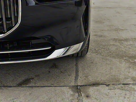 2023�� 735Li ������װ