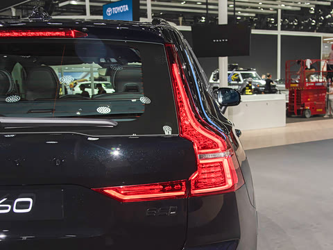 2025�� B5 ������Զ��ҹ�ڰ�