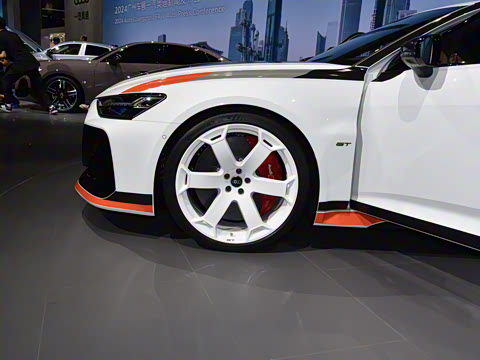 2025�� RS 6 Avant GT