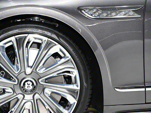 2024�� 4.0T V8 Mulliner