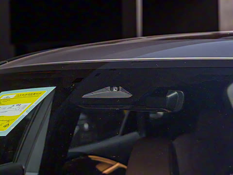 2025�� 300 ����������