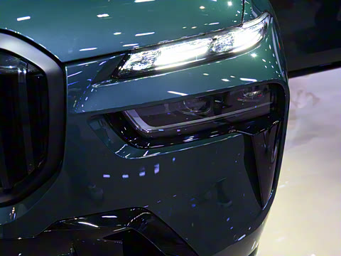 2024�� xDrive M60i