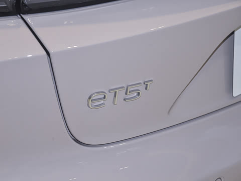 2025�� 75kWh Touring