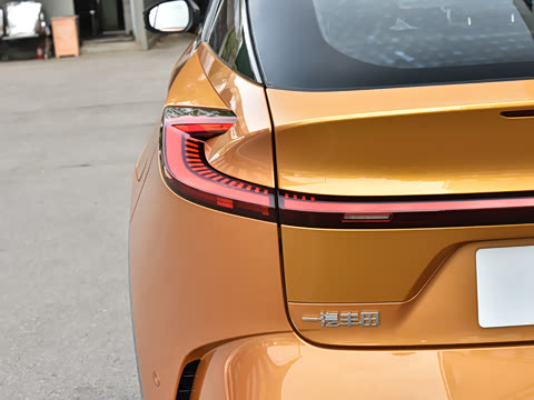 2025�� 550 PRO���а�