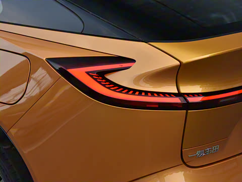 2025�� 550 PRO���а�