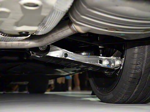 2025�� 200���������� 40 TFSI ���������� B&O ��ҹ��