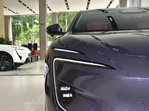 2025�� �Ŀ� Ultra���̰�