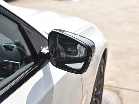 2024�� 325i M�˶���ҹ��װ