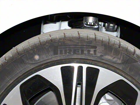 2025�� E 300 L ʱ���˶���