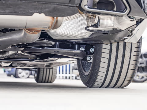 2025�� 330Li M�˶���ҹ��װ