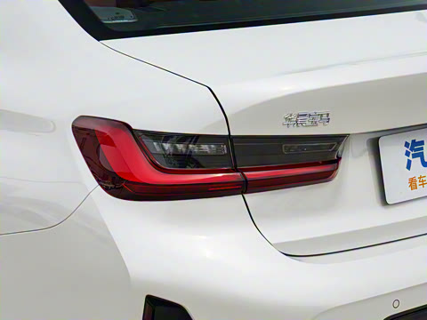 2025�� 330Li M�˶���ҹ��װ