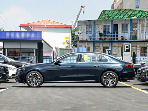 2024�� E 350 e L ���ʽ��϶����γ�